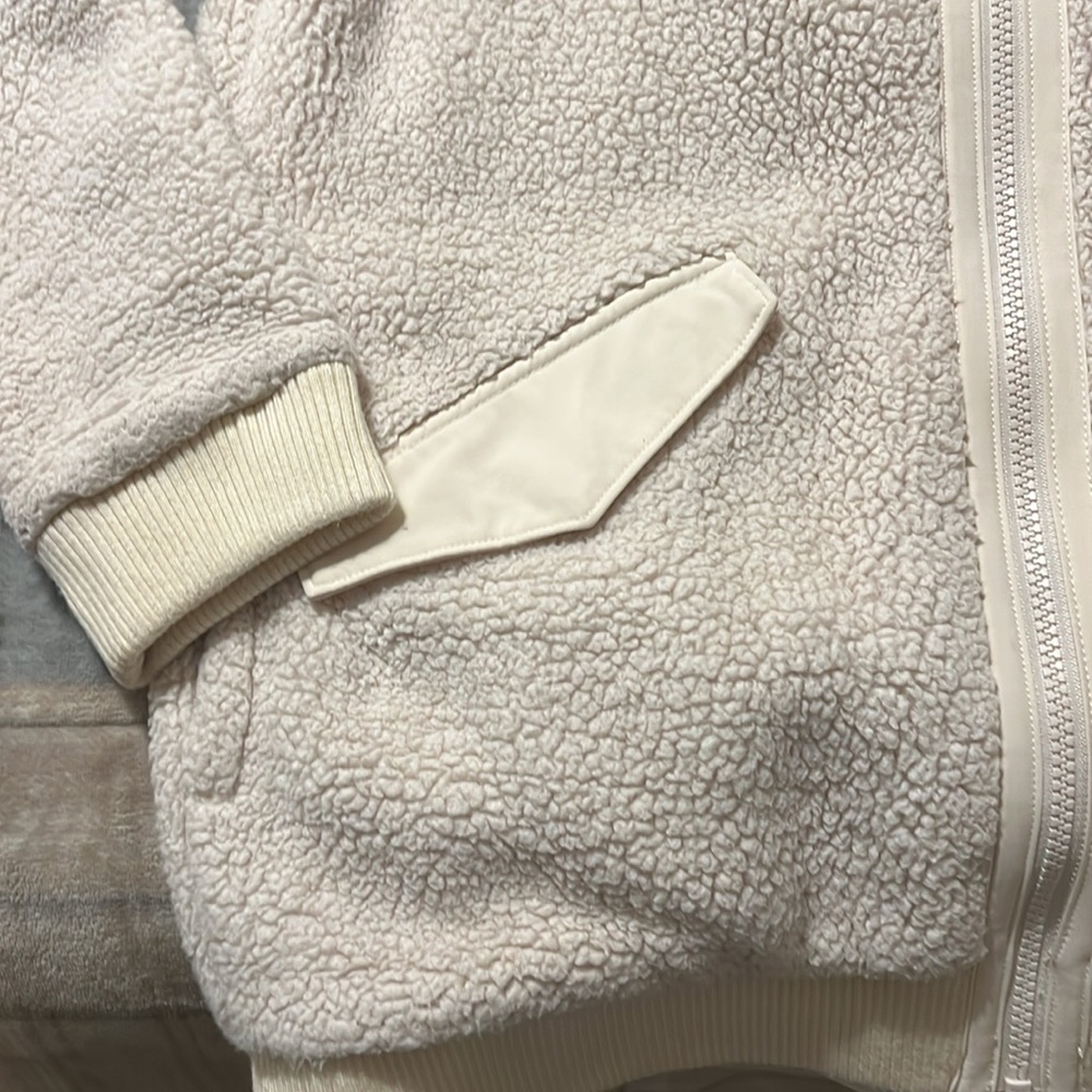 Tan Women’s North face fleece zip up - Picture 3 of 8